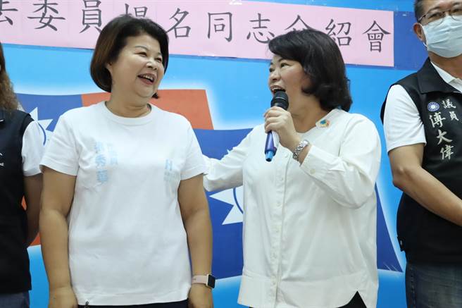 嘉义市长黄敏惠指张秀华深耕地方，最了解基层，是优秀人才。（吕妍庭摄）