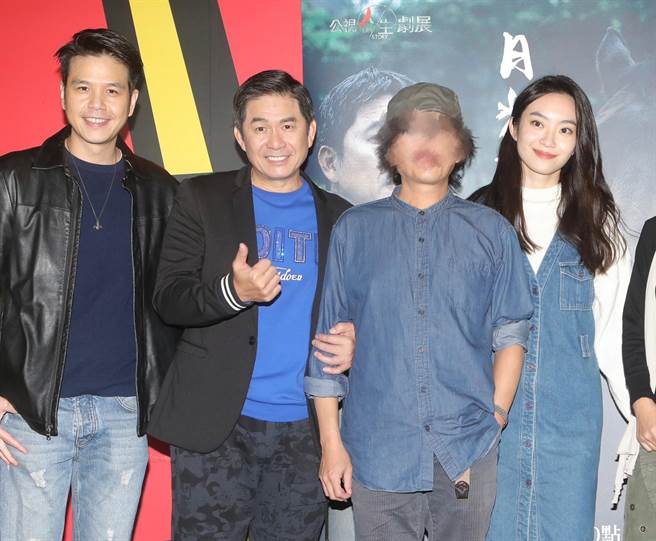 薛姓导演（右二）被控性骚女党工，至今尚未回应。（资料照／公视提供）