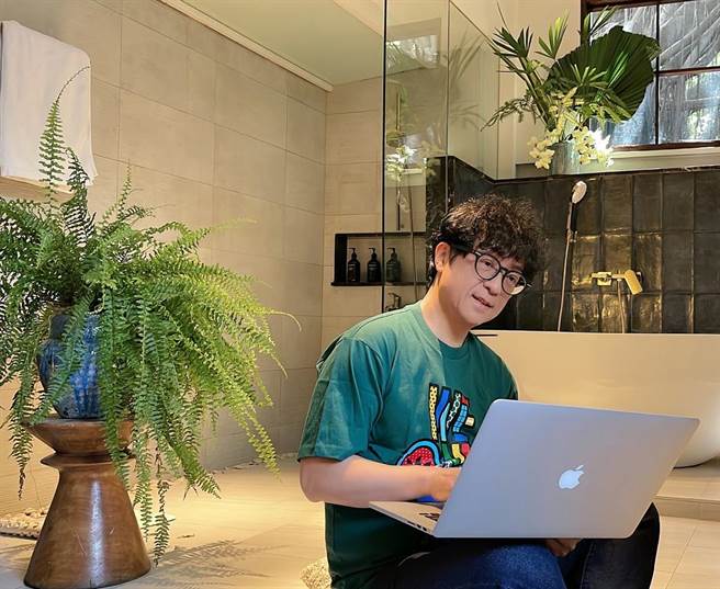 蒋三省谱写的〈双双对对〉重返片头主题曲。（JMS蒋三省音乐提供）