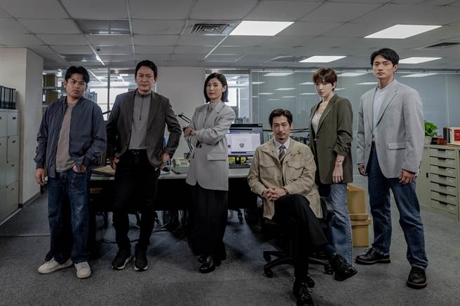 《谁是被害者》第二季开拍中，张再兴（左起）、王识贤、苏慧伦、藤冈靛、许玮宁、刘俊谦首度亮相。（Netflix提供）