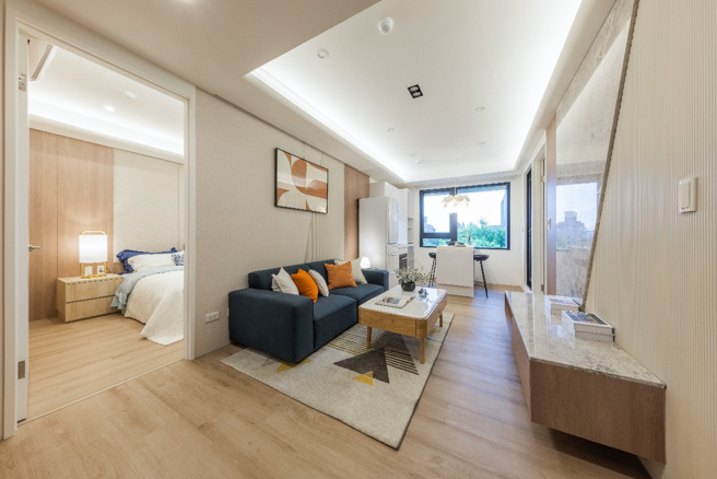 「捷运桃花园」全室精装修，一卡皮箱拎包入住，自备99万起精装交屋。（图/甲山林集团提供）