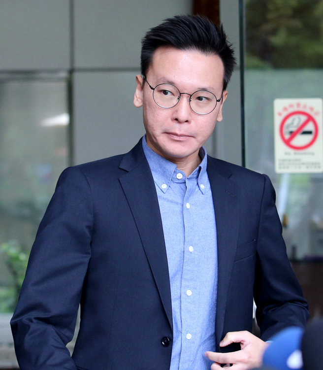 民进党前党工揭发自己曾遭摄影团队导演性骚扰，上报时任妇女部主任、现任副秘书长许嘉恬被吃案、冷处理。时任副秘书长的台北市立委参选人林飞帆1日出面受访。（黄世麒摄）