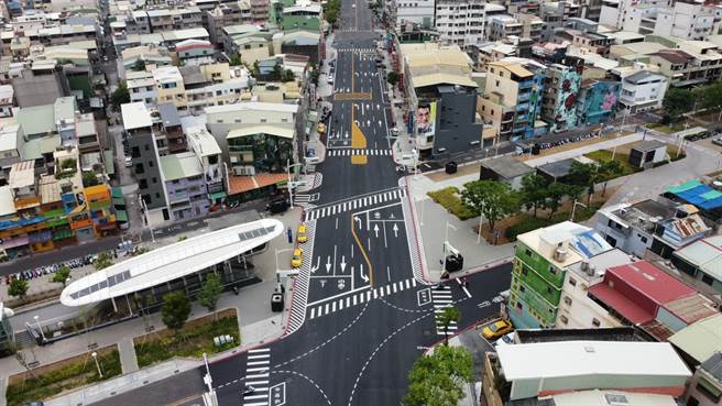 高雄市交通局打造「完全街道」，盼改善高雄交通环境。（高雄市交通局提供／崔正纲高雄传真）