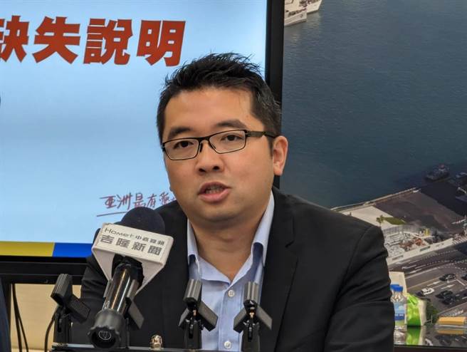 基隆市政府产业发展处处长林鼎超认为，台电计画已经变更，本来就有责任向事业主管机关重新申请许可。（张志康摄）