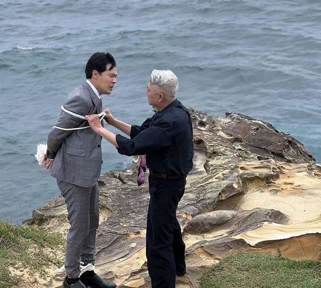 李国超剧中绑架黄文星。（民视提供）