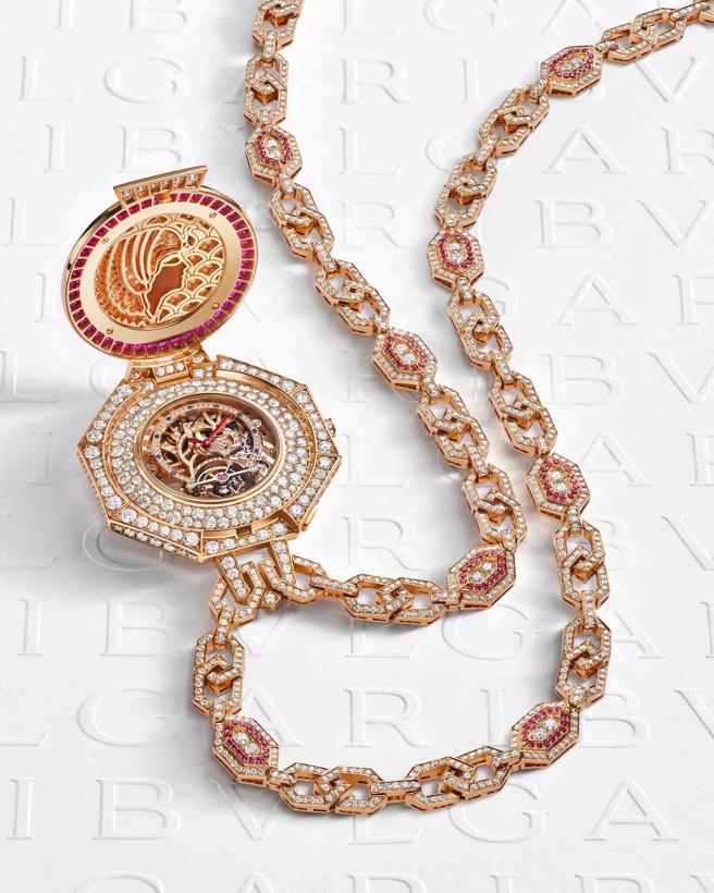 宝格丽Mediterranea系列Cameo Imperiale古币珠宝神秘怀表。（BVLGARI提供）