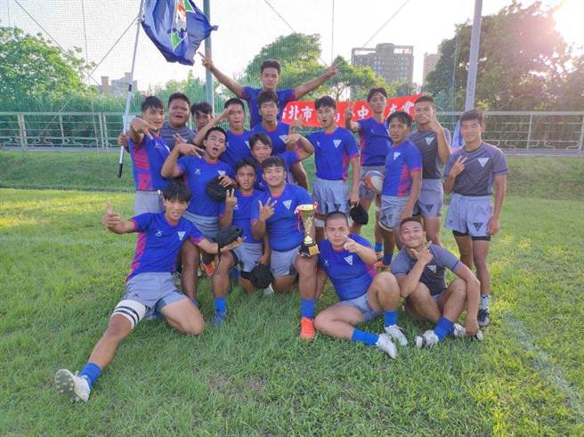 南一中橄榄球队成军不到3年，夺全国7人制锦标赛亚军。（南一中提供／曹婷婷台南传真）