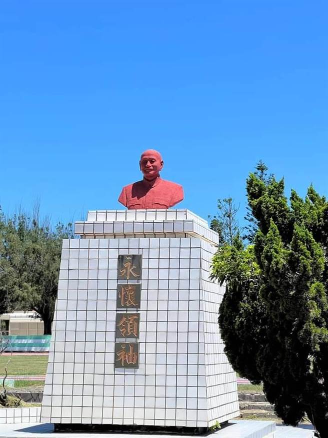 七美乡长希望蒋中正铜像移除后，基座能留下来另立新的标志。（七美乡公所提供。许逸民／澎湖传真）