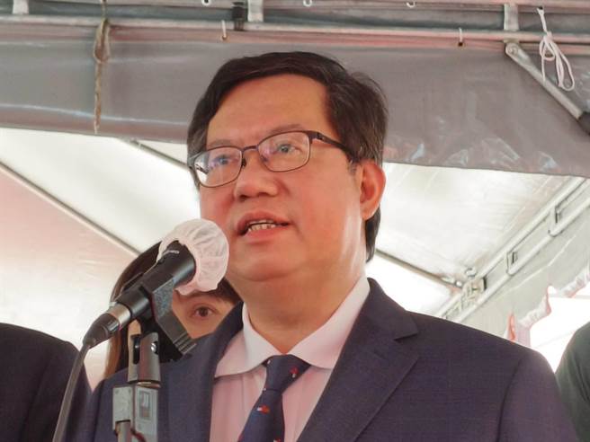 民进党爆性骚吃案丑闻，对此，行政院长副院长郑文灿表示，昨天已在脸书上对此事件道歉及反省，任何人不管担任何种职务，违反性平的价值、有性骚扰的事件，做错就是做错。（记者林雅惠摄）