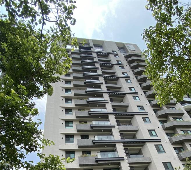 赖姓高中生与夏男登记结婚后2小时，在夏家坠楼身亡。（民眾提供）