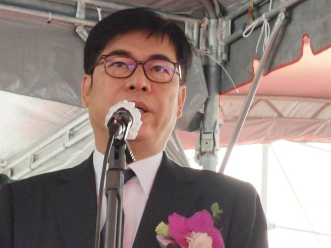 民进党爆性骚吃案丑闻，高雄市长陈其迈表示，民进党对此事必须深入检讨及反省，对于勇于出面的受害人，应该要有一个完整的支持计画，鼓励有更多人愿意站出来，让职场能够更加友善。（记者林雅惠摄）