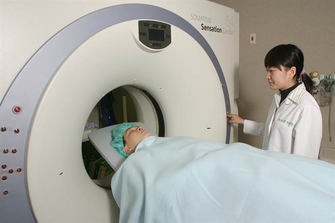 专家建议民眾，在35～40岁时就应有肺癌筛检意识。（联安预防医学机构提供／林周义台北传真）