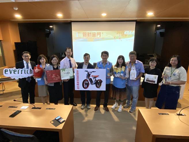 「2023跑动金门-秘境探索．追逐夕阳跑」活动今日上午举行记者会，即起开放报名，名额有限、手刀要快。(于家麒摄)