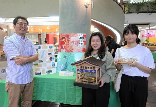 中原学生以中正公园相扑场凉亭为场景制作精致模型推广大溪旅游景点。（中原大学提供／蔡明亘桃园传真）