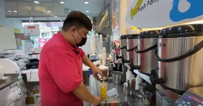 台东1家手摇饮店遭窃。（蔡旻妤摄）