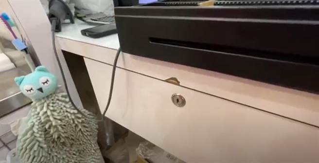 台东1家手摇饮店遭窃。（蔡旻妤摄）