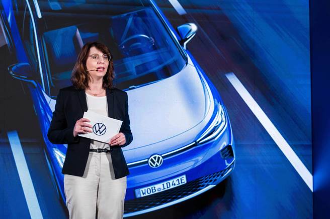 台湾福斯汽车宣布在2024年第二、第三季，在台湾导入纯电休旅ID.4和跑旅ID.5。（福斯提供）