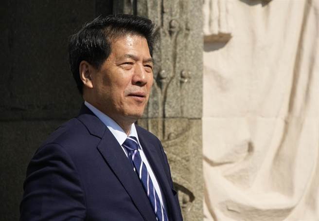 中国政府欧亚事务特别代表李辉近期访问过俄乌等国之后，2日在北京表示，要各方谈判仍面对很多困难，但中方愿意考虑再派出代表团。（美联社）