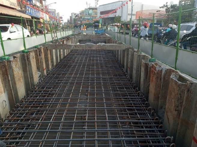 屏东盐埔渔港的雨水下水道系统老旧，导致排水问题日趋严重，为此，县府获营建署600万经费进一步改善排水系统。雨水下水道示意图。（屏县府提供／谢佳潾屏东传真）