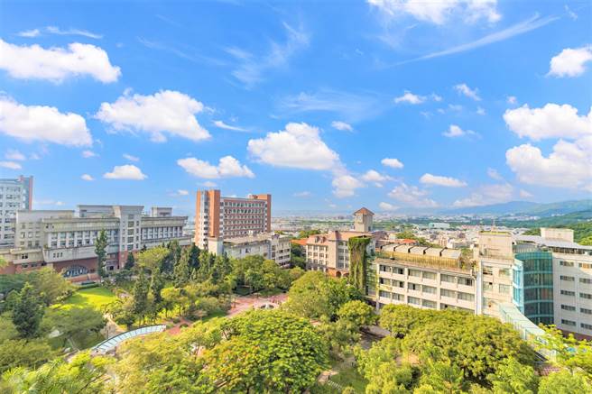 朝阳科大校园绿覆率超过94％，积极营造多样化物种栖地，致力环境永续不遗余力。（朝阳科大提供／陈淑芬台中传真）