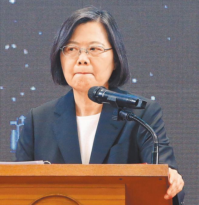 民进党性骚扰案连环爆，蔡英文表示，得知他们的受害经歷，感到很不舍和痛心。(资料照片)