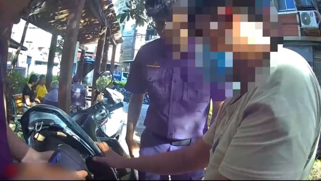 警方发现发现装有毒品之盒子。（图／警方提供）