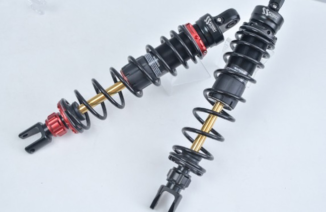 遭窃之避震器。（图／警方提供）