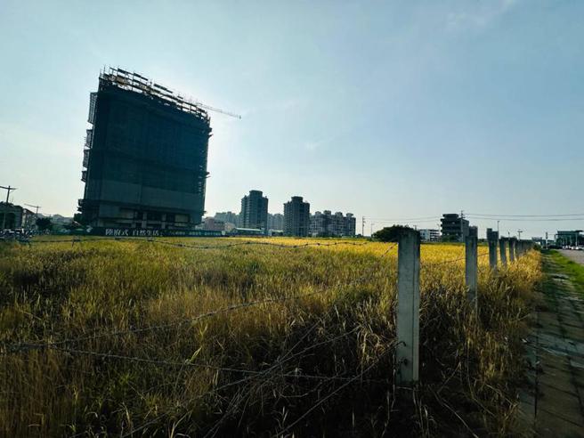 华固建设2日公告以总价10.44亿元、每坪单价72万元，购入台中14期「美和段」1,450坪角地。（图／曾丽芳）