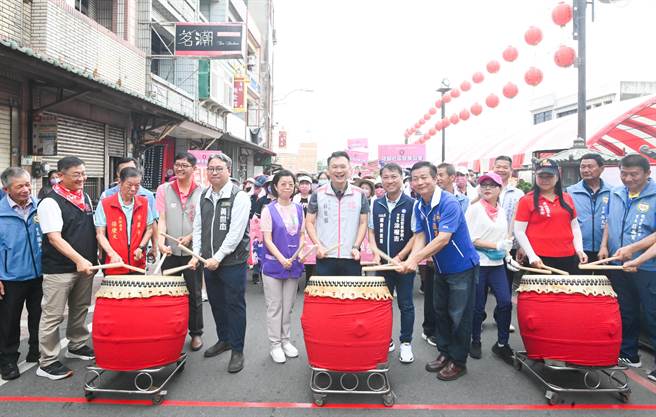 2023石观音文化节登场，全程4.5公里的游街活动，吸引许多民眾参与。（桃园市政府提供／蔡明亘桃园传真）