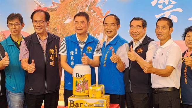 2023年三义云火龙节3日正式启动，知名日本啤酒以云火龙为题推出限定版啤酒。（谢明俊摄）★《中时新闻网》关心您：饮酒过量，有碍健康。酒后不开车，安全有保障！