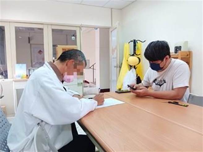 台中市政府劳工局携手社会局及民间团体，除设置「街友就业服务单一窗口」，并开设职能养成课程。(台中市府提供)