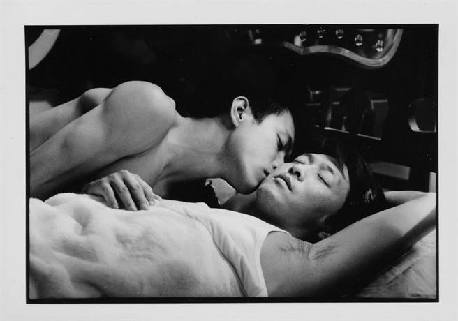 庹宗华与范植伟在《孽子》中有许多精彩对手戏。（公视提供）