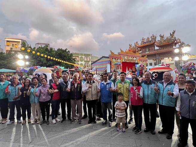 睽违3年的台南市国际龙舟锦标赛举行点灯仪式。（洪荣志摄）