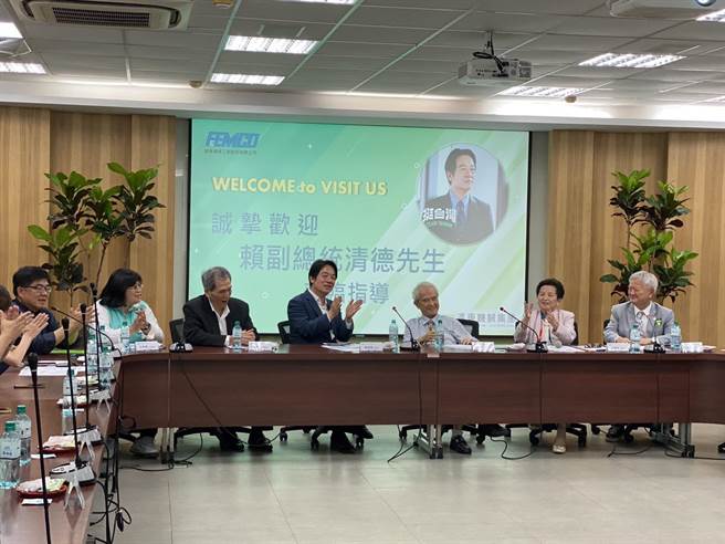 赖清德偕王美惠、江熙哲参访远东机械并座谈互动。（王美惠立委提供／廖素慧嘉市传真）