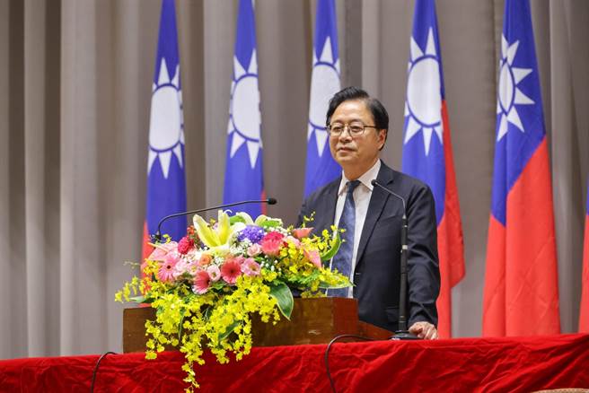 桃园市长张善政3日出席中原大学毕业典礼勉励3700多名毕业生。（桃园市政府提供／蔡明亘桃园传真）