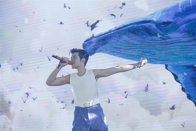 萧敬腾日前受邀在企业晚宴开唱。（华纳音乐提供）