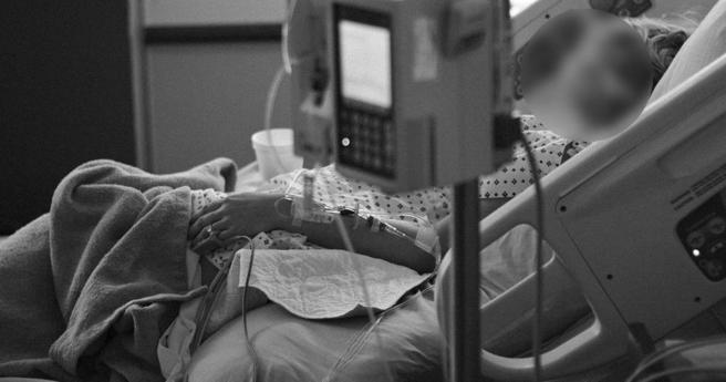 妈妈罹癌，爸却在外面搞小三。（示意图／PIXABAY）