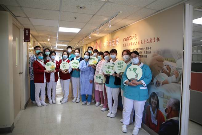 花莲门诺医院与马偕医护管理专科学校合办护理公费生专班，提供学员学杂费及生活费补助等，考取证照亦能到门诺机构服务，今年将招收24位公费生，报名截至17日止。（花莲门诺医院提供／罗亦晽花莲传真）