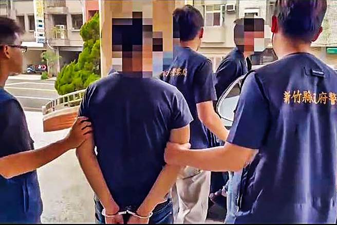 竹北警分局查获假籍「生基位买卖」的诈骗集团2名嫌犯，依法移送检方侦办。（竹北警分局提供／罗浚滨新竹传真）