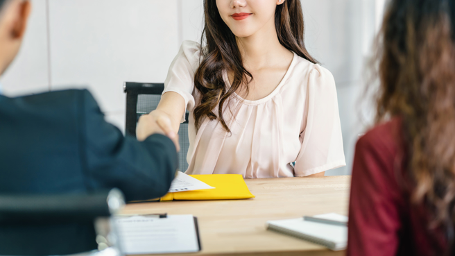 一名大学刚毕业的女网友表示，面试当下就被口头录取。（图／示意图，达志影像）