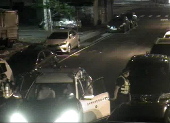 62岁男子面临公司财务困难外出却失联，妻报案员警展开搜寻不到1小时成功寻获。（台中市第三分局提供／冯惠宜台中传真）