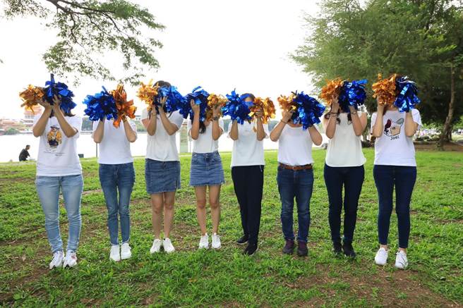 神秘啦啦队令人期待。（柯宗纬翻摄）