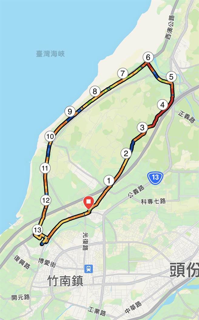 Guanbing Wu分享如何用跑步来环岛。（Guanbing Wu授权提供／李京升苗栗传真）