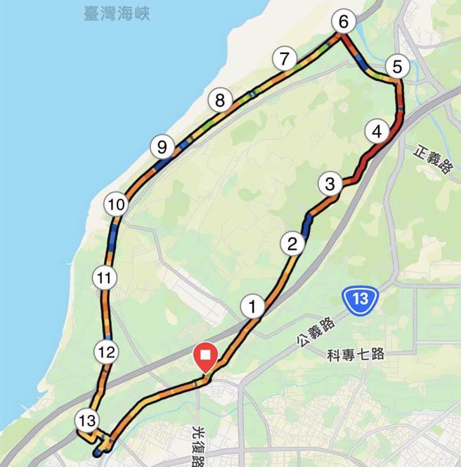 Guanbing Wu分享如何用跑步来环岛。（Guanbing Wu授权提供／李京升苗栗传真）