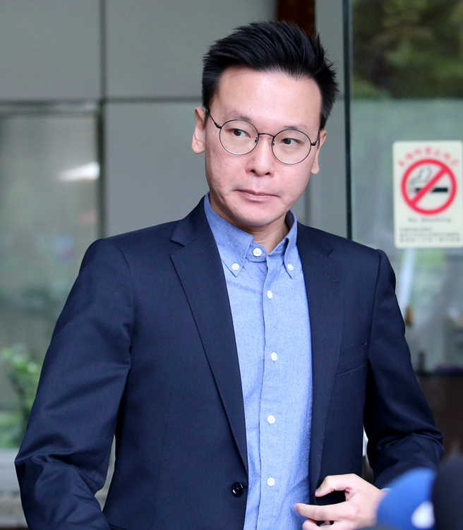 民进党前党工揭发自己曾遭导演性骚扰，向时任妇女部主任、现任副秘书长许嘉恬反应却被吃案、冷处理。时任副秘书长的台北市立委参选人林飞帆1日出面受访。（黄世麒摄）