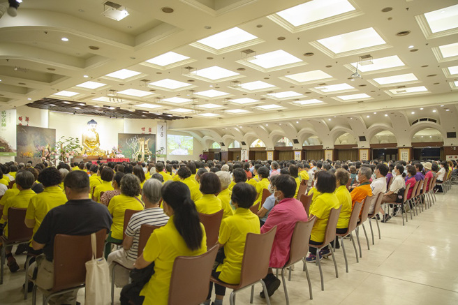 现场近700位听眾聆听讲座。（图／惠中寺提供）