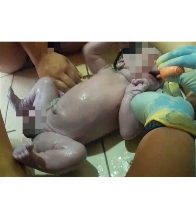 桃园市今天有名孕妇在家中急产胎儿。（桃园市茄苳分队提供／陈梦茹桃园传真）