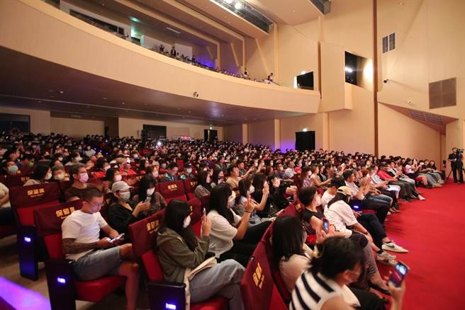 台下观眾听得如痴如醉。（新营区公所提供／张毓翎台南传真）