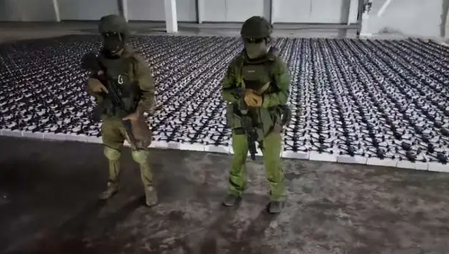 俄媒高调宣传俄军的前线部队获得数千架的自杀式简易无人机。（图／腾讯网）