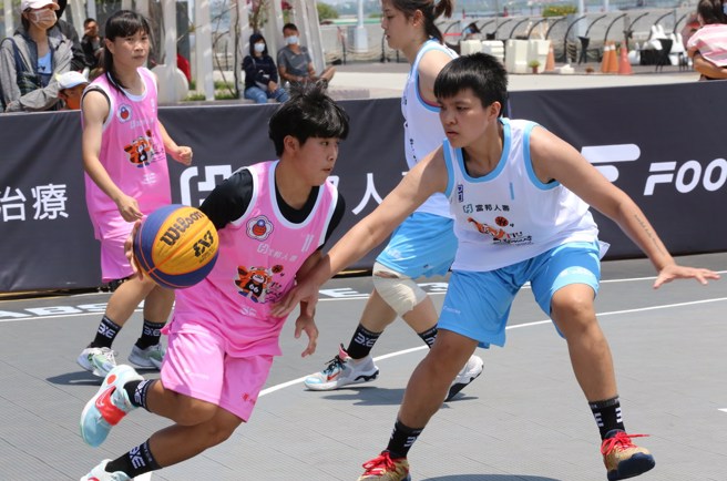 美和科大A队今天跟B队交手。(美和科大提供)